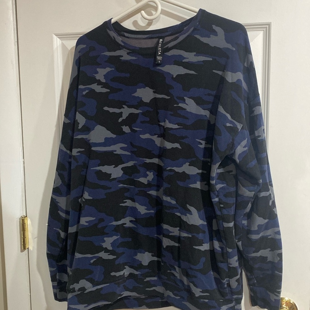 Blue Camo Athleta Sweatshirt type top. Size L